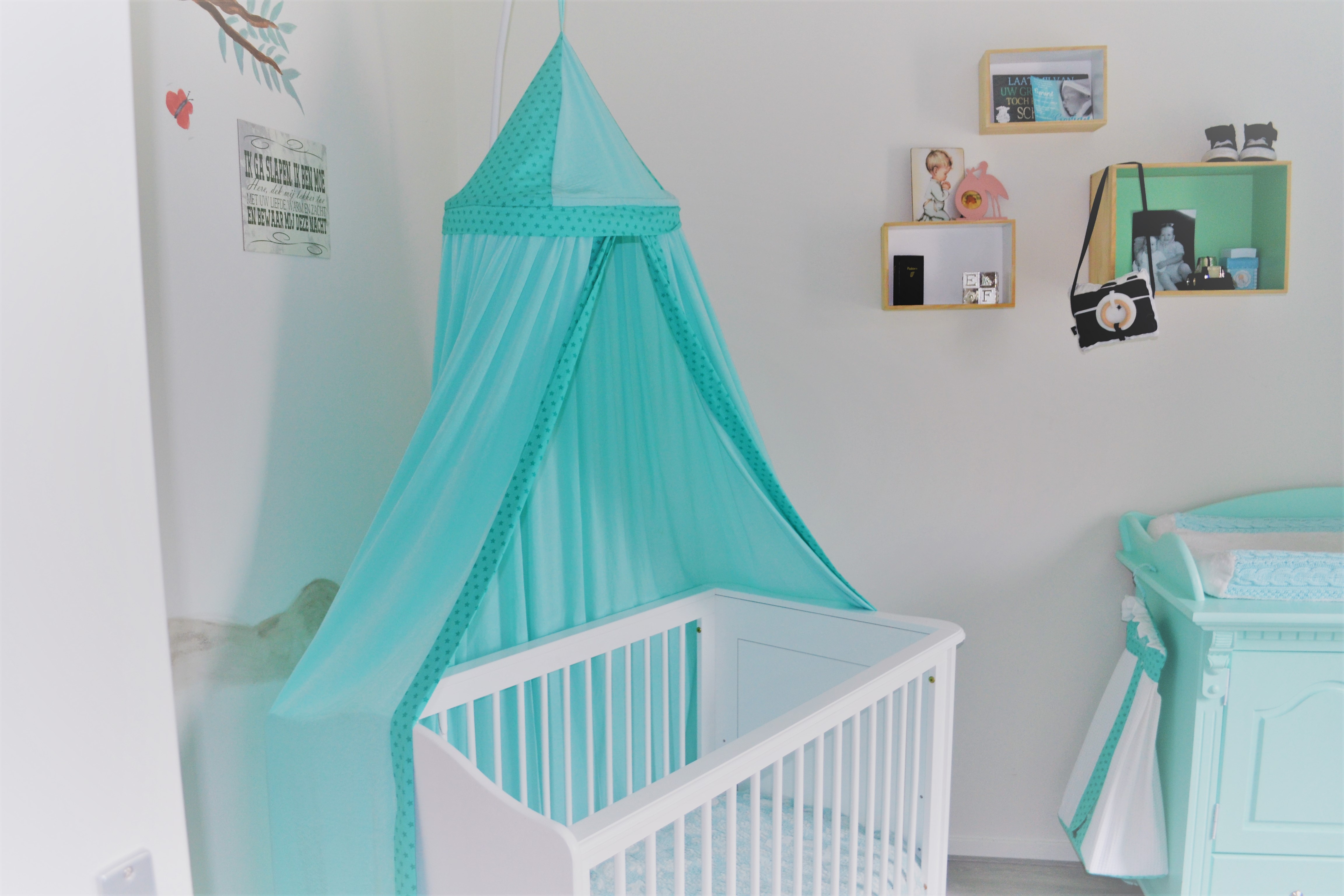 Een baby kamer in het mintgroen: Kamertje van Gerian!