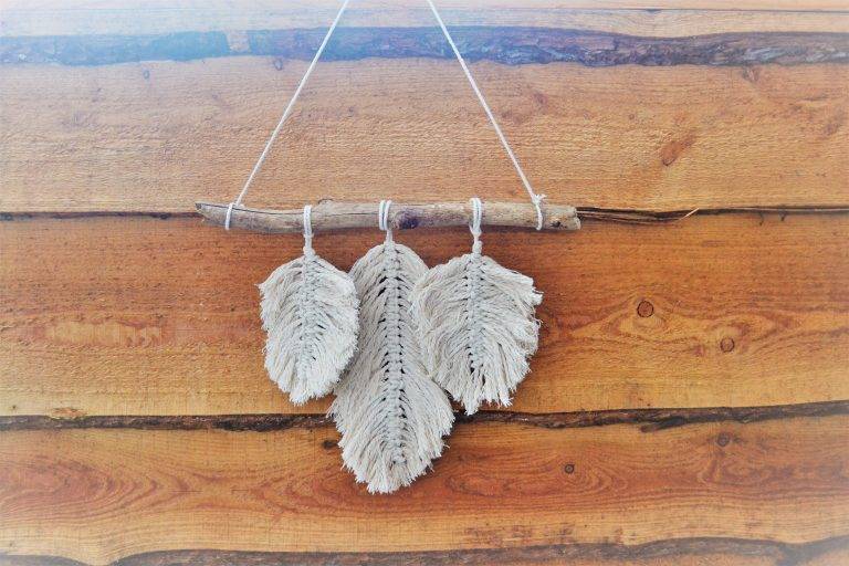 Zo maak je een macramé veer- met video-tutorial!
