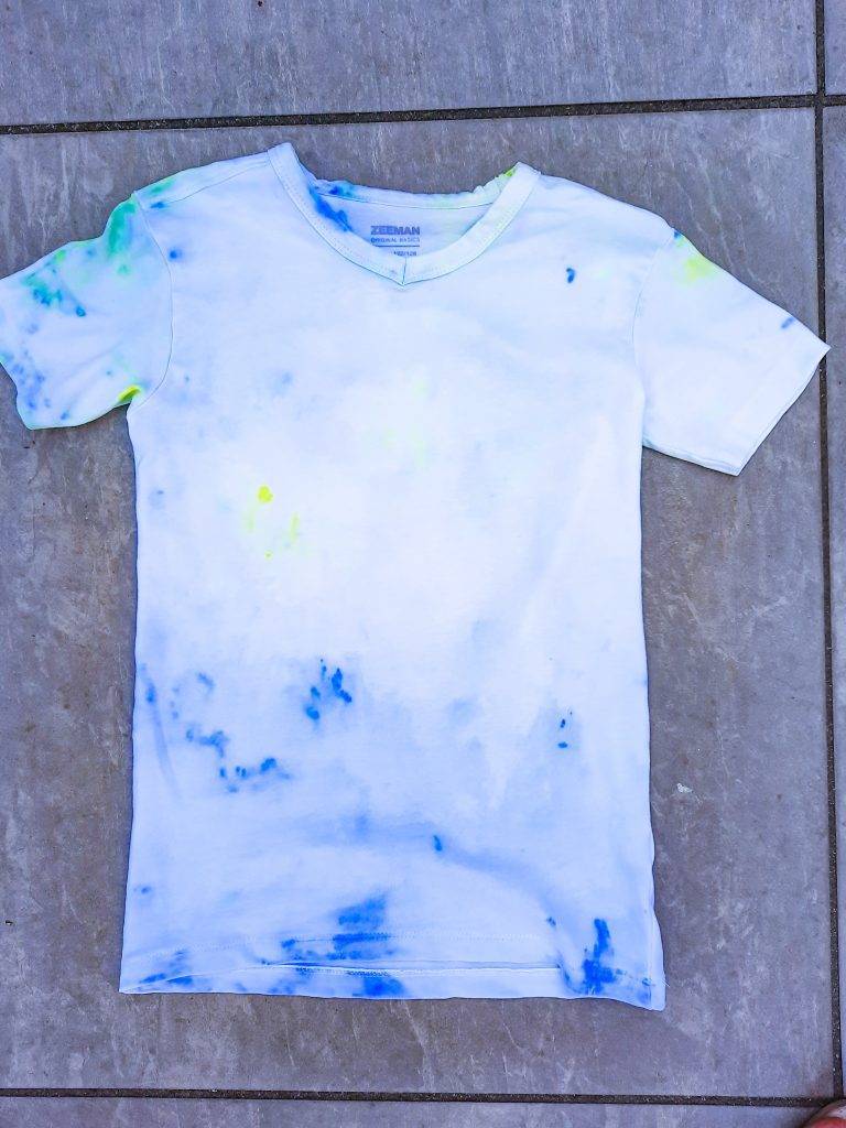 vergeven Alice vertegenwoordiger Tie-Dye shirt maken met Action verf! Een snelle how-to! - VanZussies